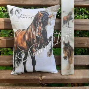 Λαμπαδα μαξιλαρι σετ Αλογο